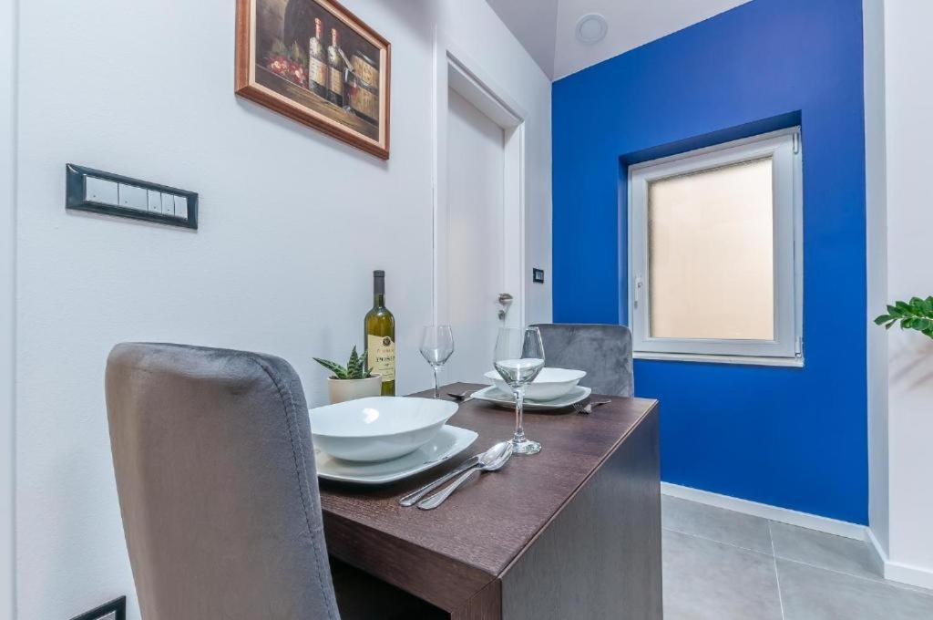 X Boutique Marinac Studio Apartments & Rooms Sibenik Luaran gambar