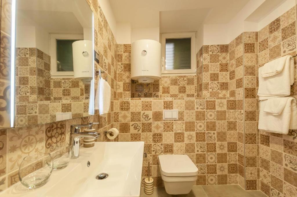 X Boutique Marinac Studio Apartments & Rooms Sibenik Luaran gambar