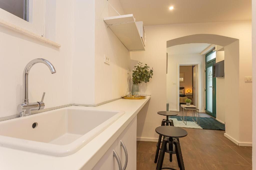 X Boutique Marinac Studio Apartments & Rooms Sibenik Luaran gambar
