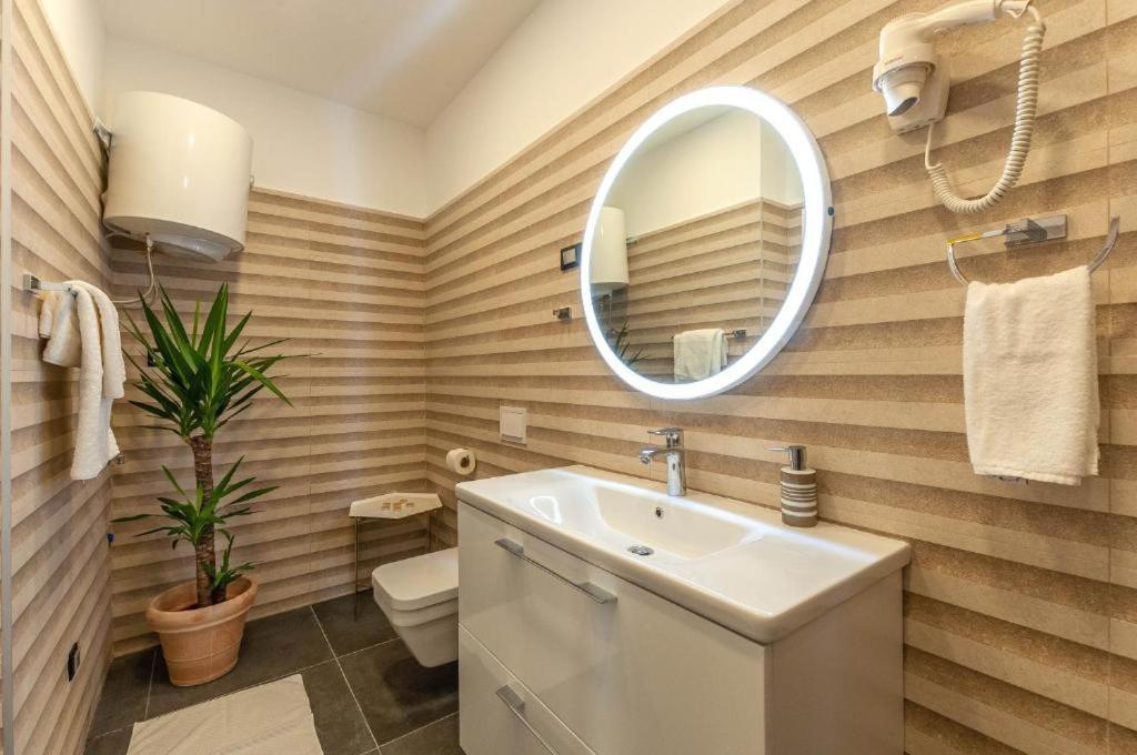 X Boutique Marinac Studio Apartments & Rooms Sibenik Luaran gambar