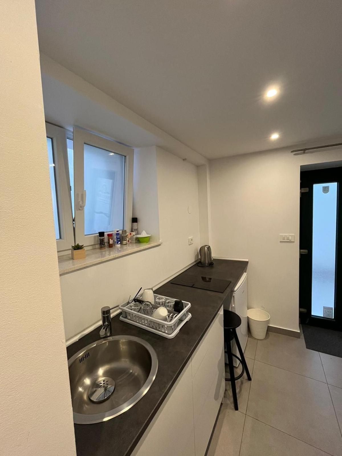 X Boutique Marinac Studio Apartments & Rooms Sibenik Luaran gambar