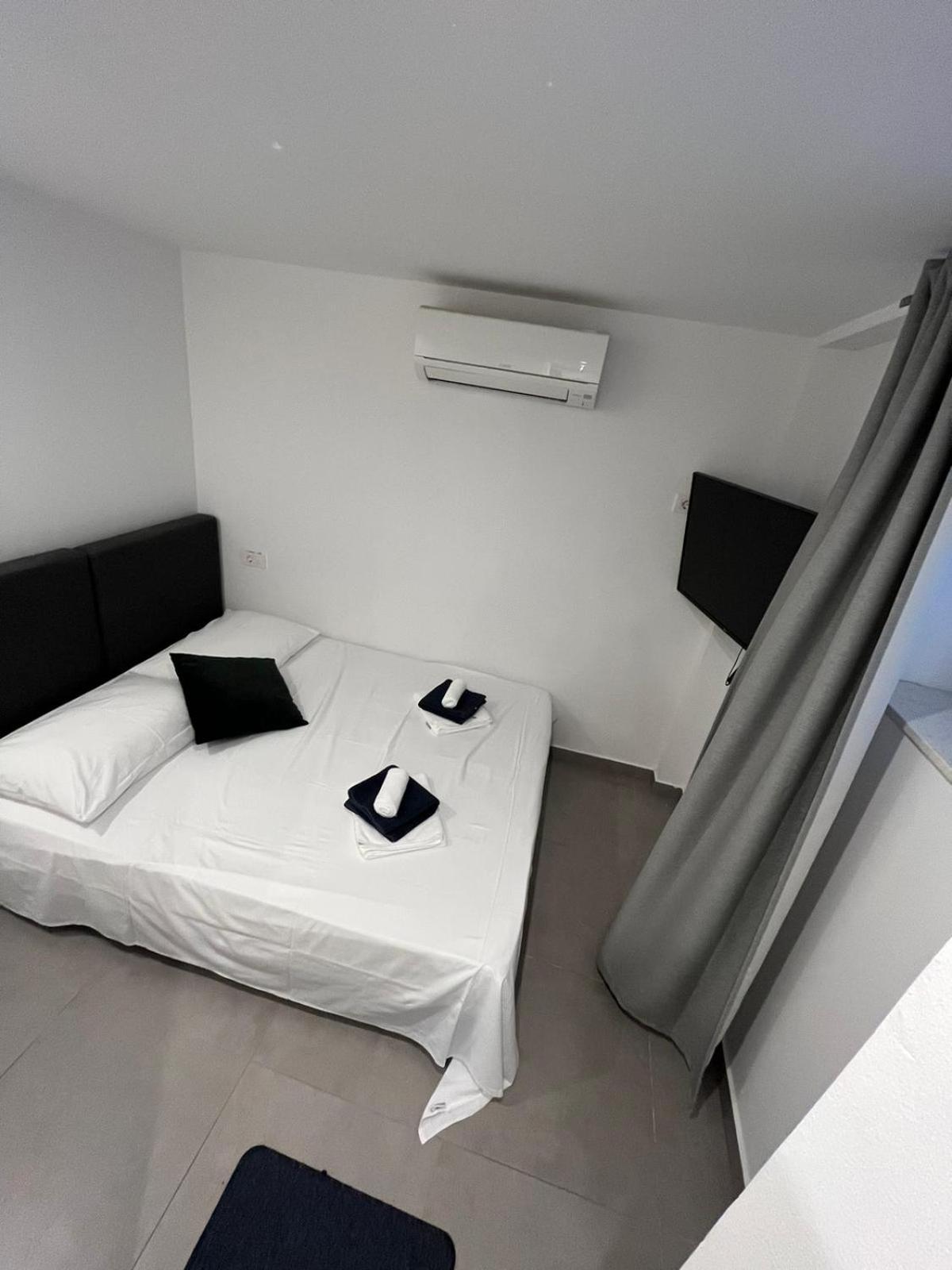 X Boutique Marinac Studio Apartments & Rooms Sibenik Luaran gambar