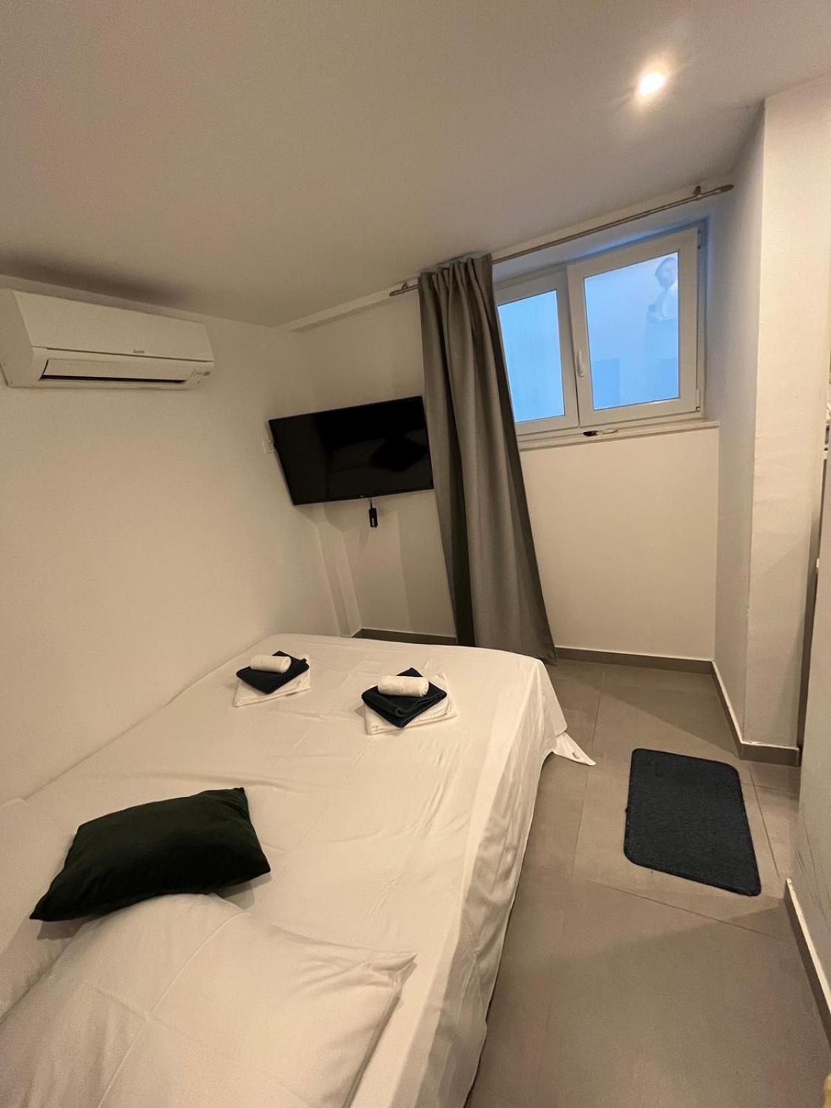 X Boutique Marinac Studio Apartments & Rooms Sibenik Luaran gambar